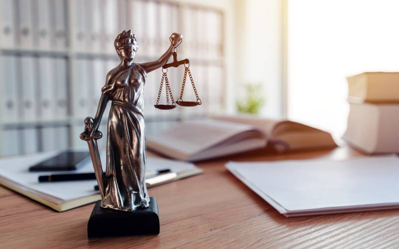 Fundamento Paphus navem armamentis duae