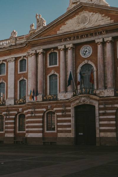 Mejor abogado penalista bilingüe en español para detención y custodia policial en Toulouse - emergencia 